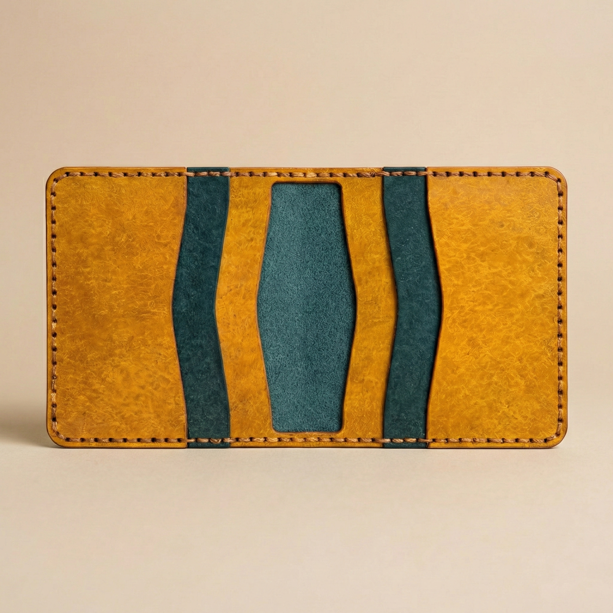 Kokkupandav kaarditasku "Kask"